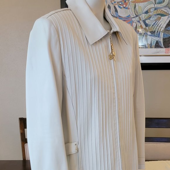 Beautiful St. John Sport By Marie Gray Jacket NEW - Picture 4 of 10